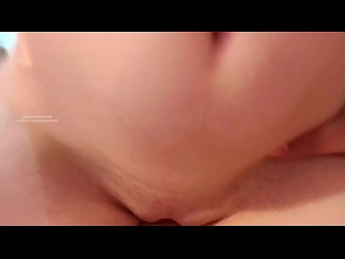 ❤️ Bacımın otağında yatırdım və beləcə oyandım Sikişmə videosu bizdə ❌