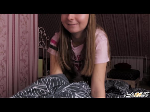 ❤️ Blondie onun BFF-ni dərindən sorur və ağzına boşaldır Sikişmə videosu bizdə ❌
